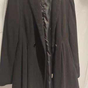 Fall jacket.  60 percent wool, 25 % polyester, 15% viscose.